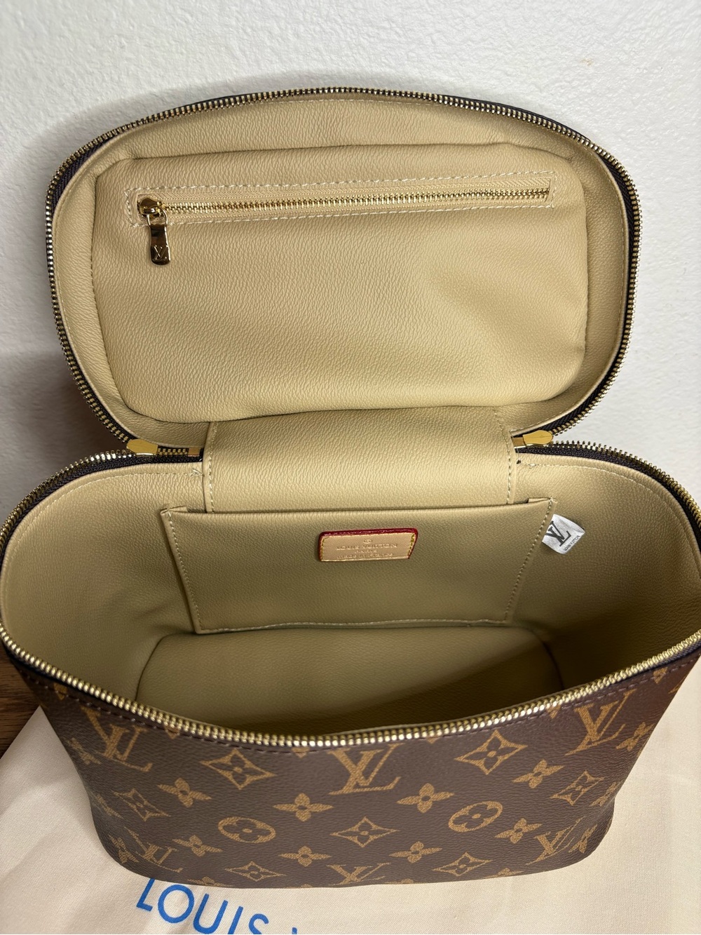 Louis Vuitton Monogram Canvas Vanity Case Toiletry Bag - Picture 3 of 8